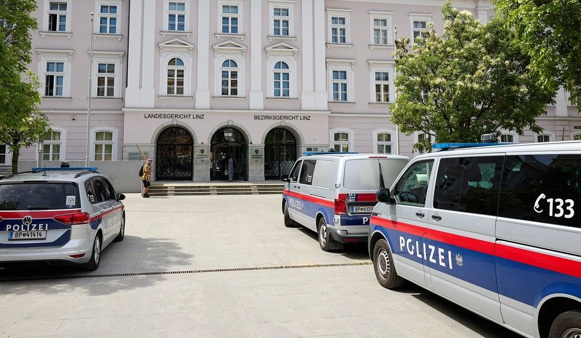 Teroare într-un oraș din Austria: focuri de armă pe stradă, trei oameni au murit. Poliția a recuperat arma