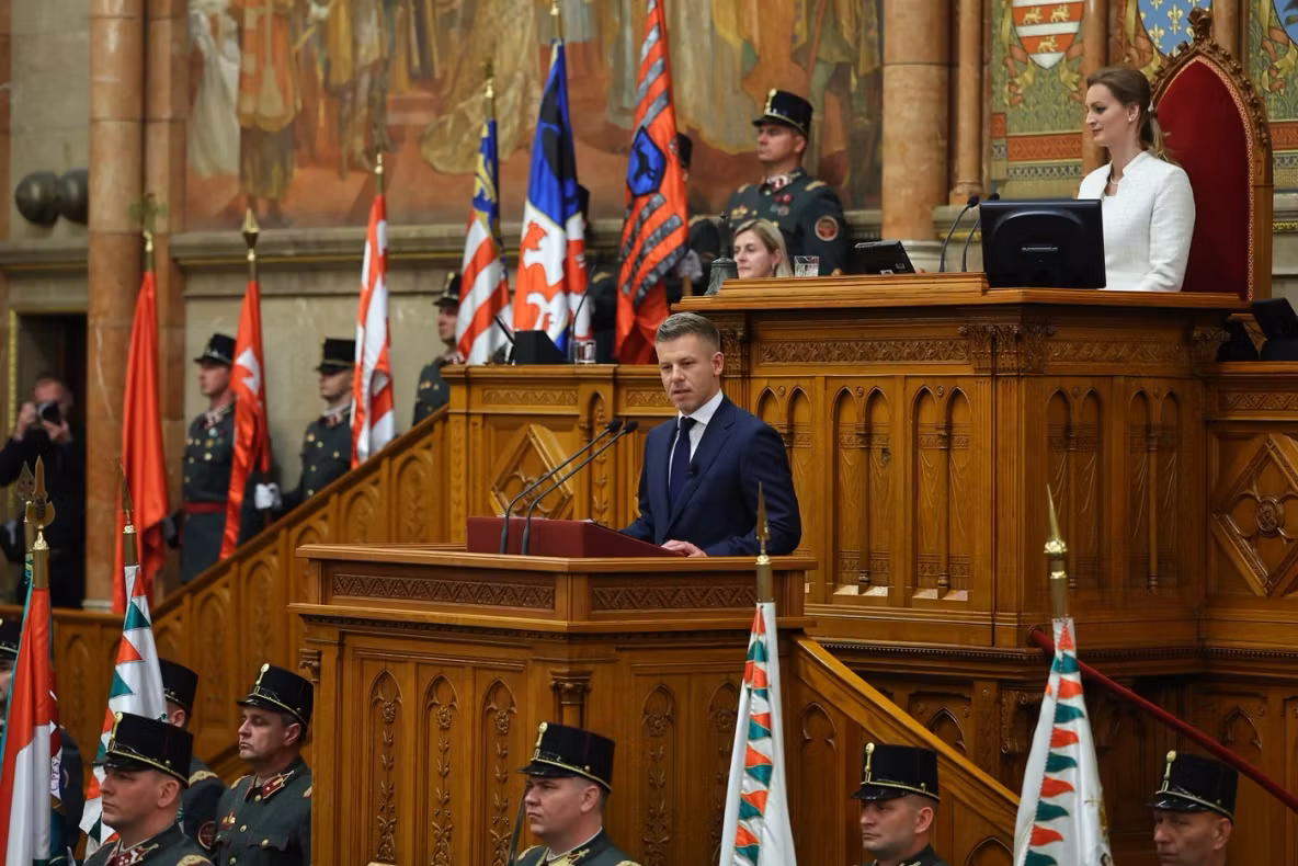 Peter Magyar a devenit oficial premierul Ungariei. Viktor Orban nici nu a participat la ceremonii