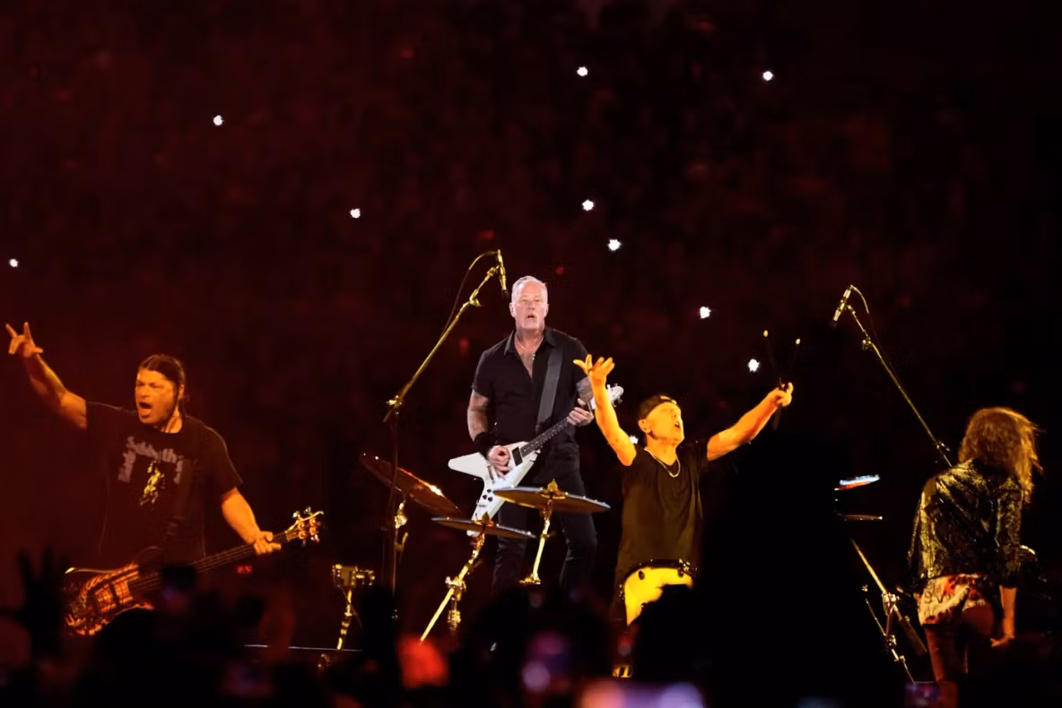 Mii de țepe cu bilete la concertul Metallica. Printre cei păcăliți se numără și fostul șef ANPC