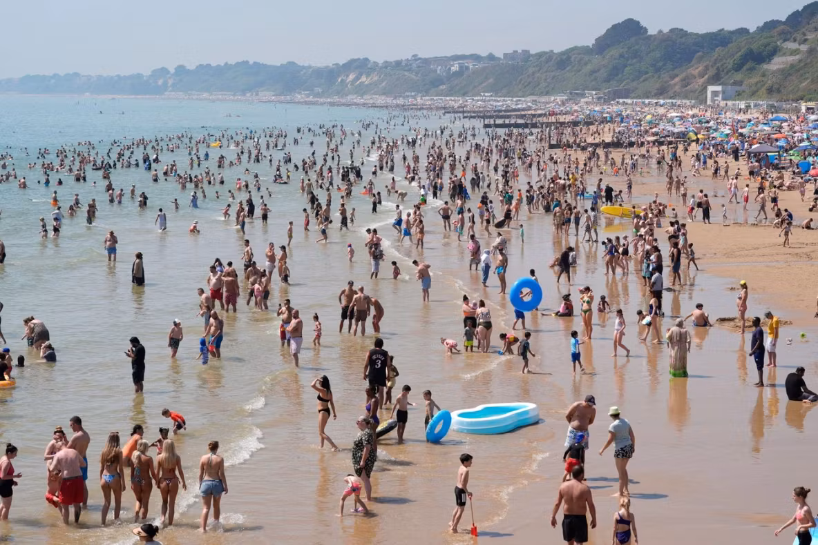 Alertă meteo în Marea Britanie. S-a înregistrat prima „noapte tropicală”, cu temperaturi peste 21,3°C