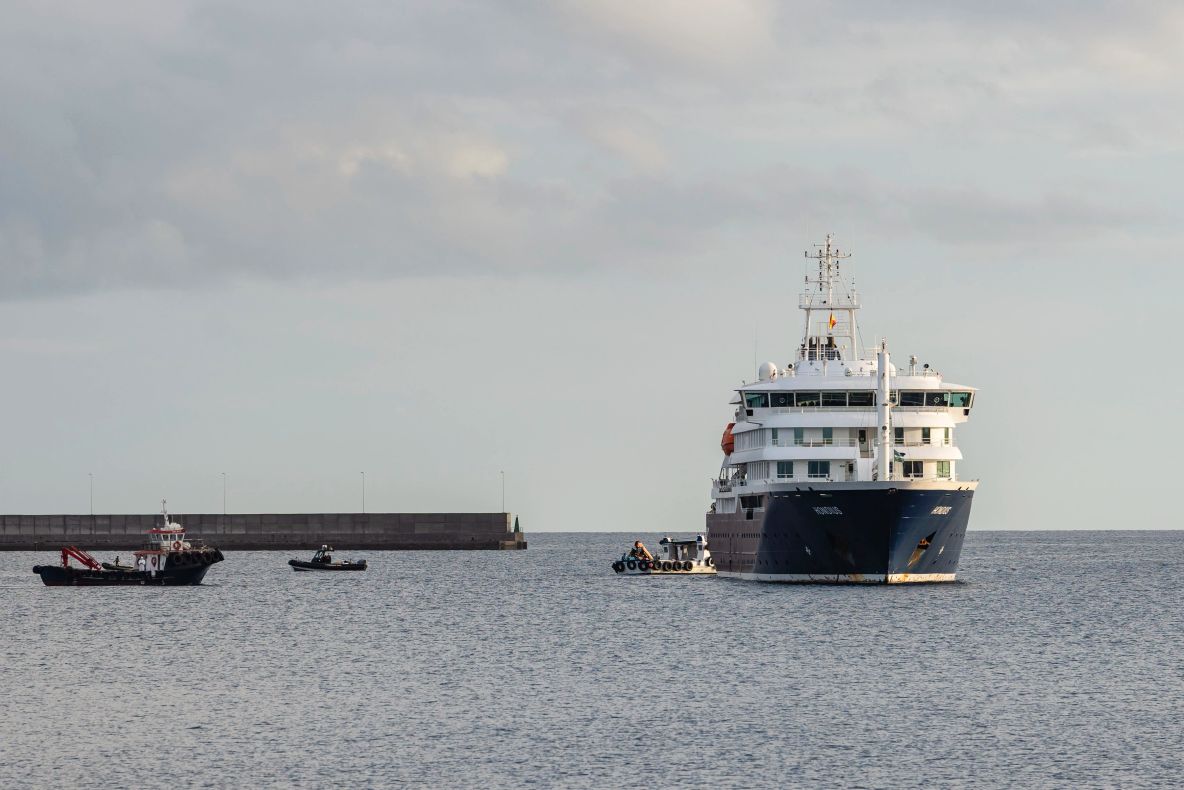 17 americani evacuați de pe nava MV Hondius, în drum spre SUA: doi dintre ei sunt în izolare