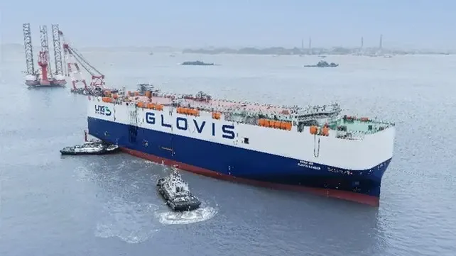 China a lansat cel mai mare transportator auto din lume. Gigantul naval poate duce peste 10.000 de vehicule