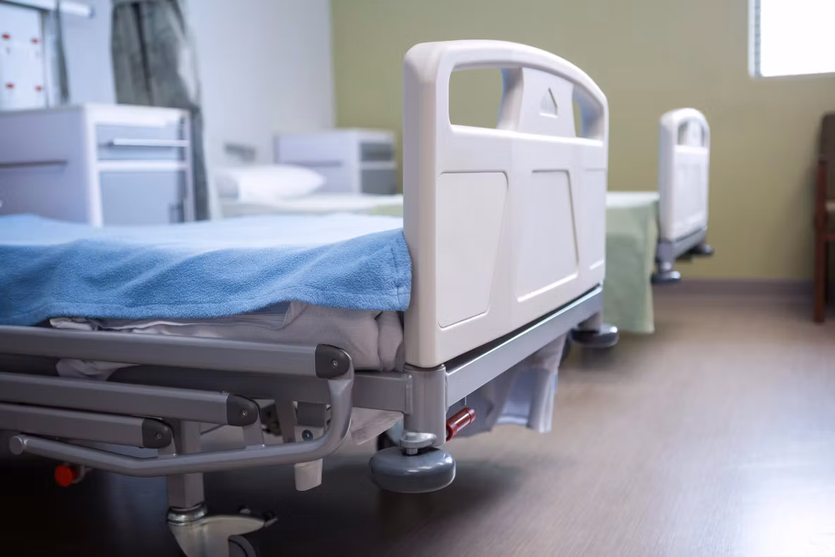 Reducerea paturilor de spital, în analiză. Șeful CNAS: „Întrebarea nu este dacă, ci cum și unde”