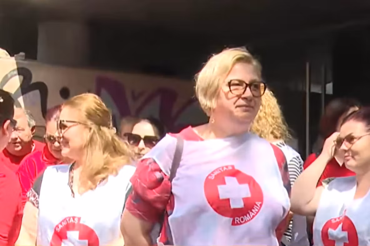 Angajații din sănătate protestează la Ministerul Muncii împotriva noii legi a salarizării VIDEO/LIVE TEXT