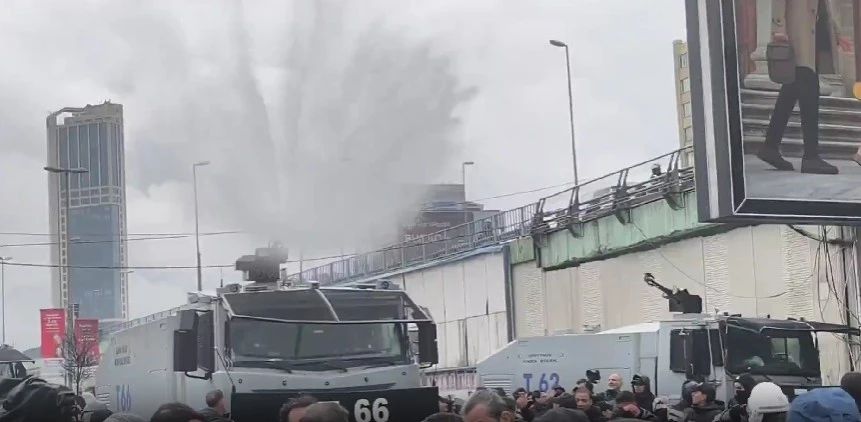 Proteste violente de Ziua Muncii. Zeci de oameni reținuți în Turcia