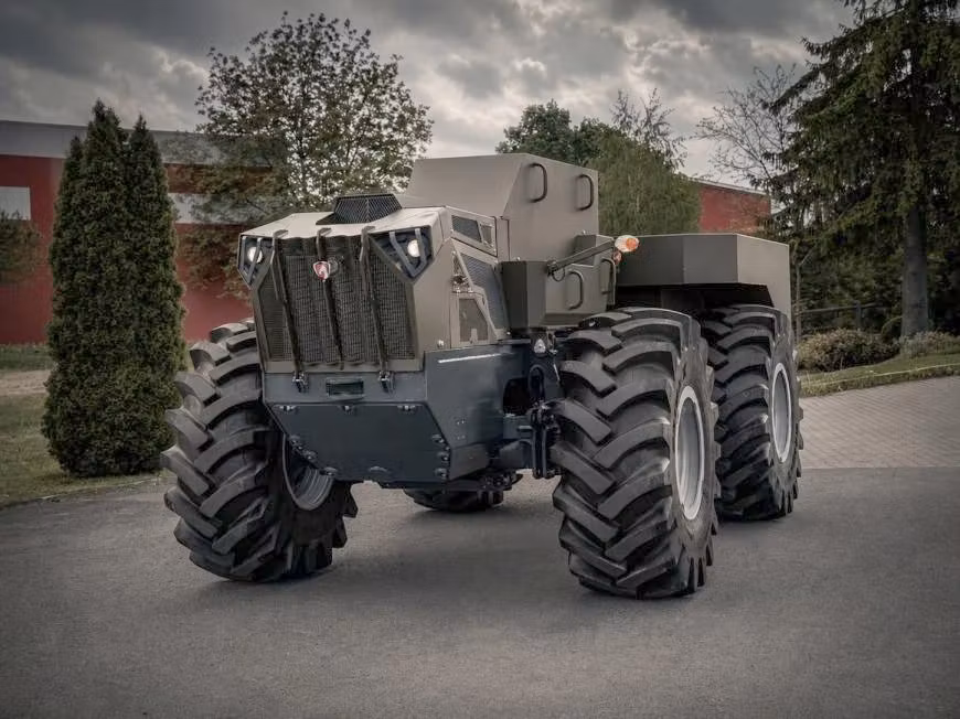 România a transformat tractorul în armă de război. Vehiculul autonom prezentat la București poate intra direct pe front