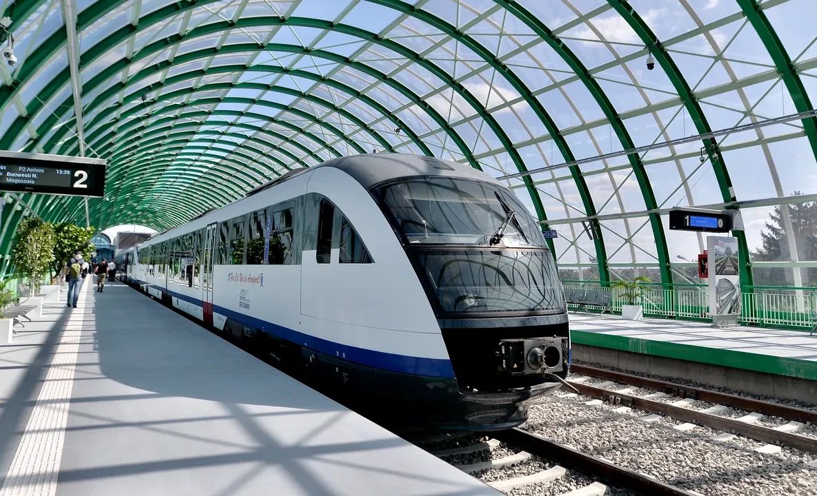 CFR suspendă temporar mai multe trenuri către Aeroportul Otopeni. Ce curse nu vor circula până pe 29 mai