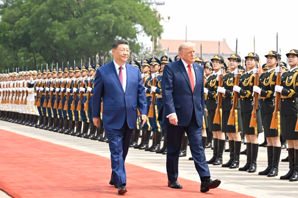 Spectacol diplomatic uriaș la Beijing. Trump, primit cu gardă de onoare, covor roșu și vizită simbolică la Templul Cerului