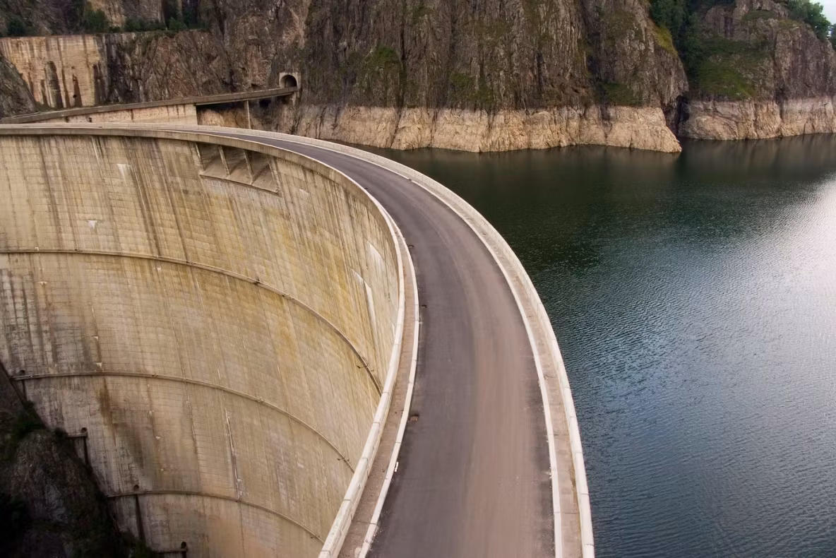 Secretul barajului Vidraru. Partea nevăzută a construcției pe care turiștii nu au cum să o observe