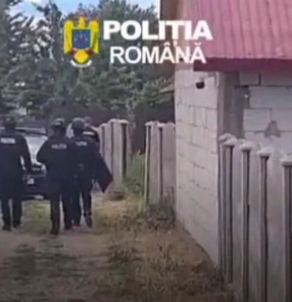 Adolescentă de 18 ani, agresată în propria locuință de trei bărbați mascați. Printre suspecți se află fostul iubit al victimei: minora a ajuns la spital cu mâna ruptă 