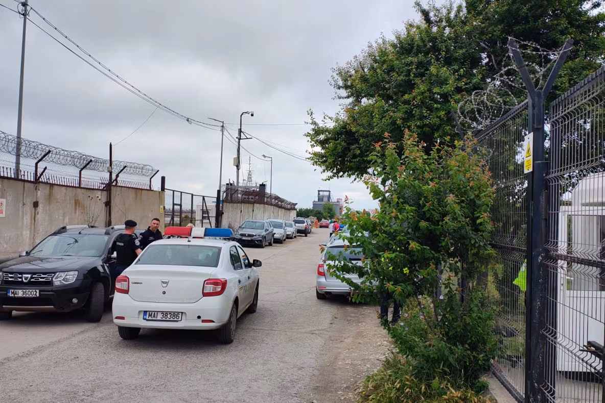 Alertă în Portul Constanța, după descoperirea unei DRONE marine. Mobilizare masivă a autorităților, zona a fost restricționată – FOTO/VIDEO