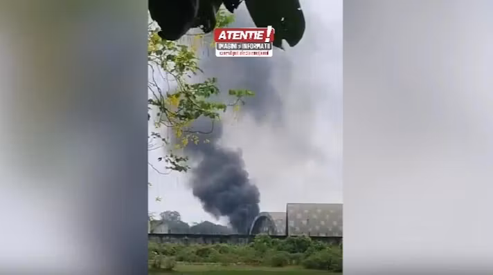 Avion prăbușit în India. Militarii caută victimele