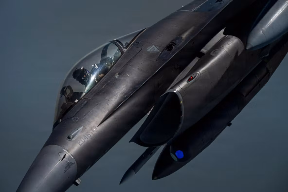 Trump a ordonat noi bombardamente asupra Iranului. Teheranul a răspuns cu rachete și drone împotriva bazelor americane