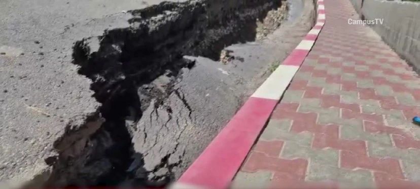 Șoseaua către munte crapă sub roțile șoferilor. Zonă calamitată pe unul dintre cele mai circulate drumuri