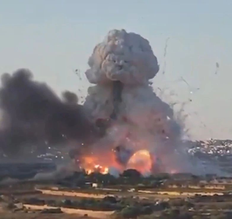 Explozie puternică la o fabrică de artificii din Malta: mai multe clădiri și mașini au fost avariate VIDEO