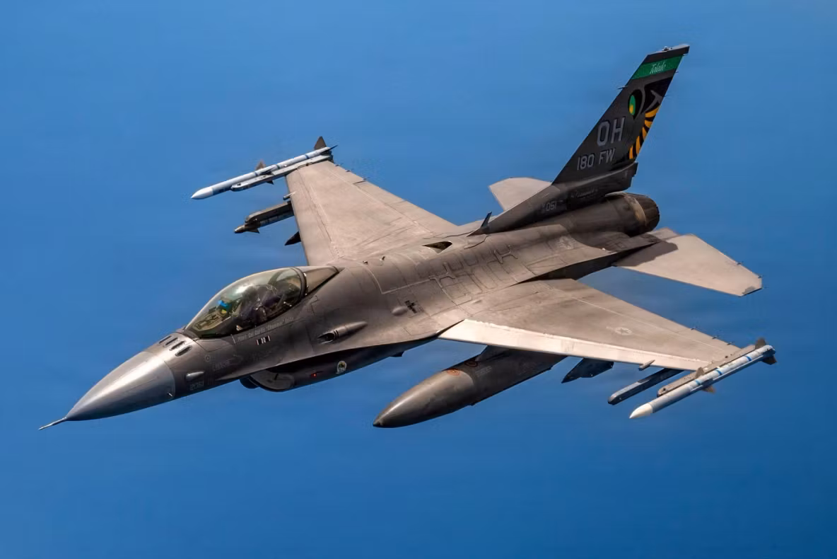 SUA pregătesc cea mai mare retragere militară din Europa din ultimele decenii. F-16, bombardiere, submarine și portavioane, pe lista plecărilor