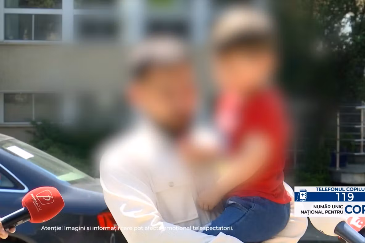 Scandal la o grădiniță din Pașcani. Un tată a înregistrat cu un microfon ascuns comportamentul educatoarei, după ce copilul său a început să manifeste semne de teamă: „Handicapt, turbat!”