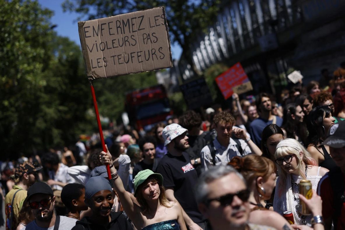 Mii de protestatari pe străzile Franței. Mobilizare masivă împotriva noii legi care interzice distracția
