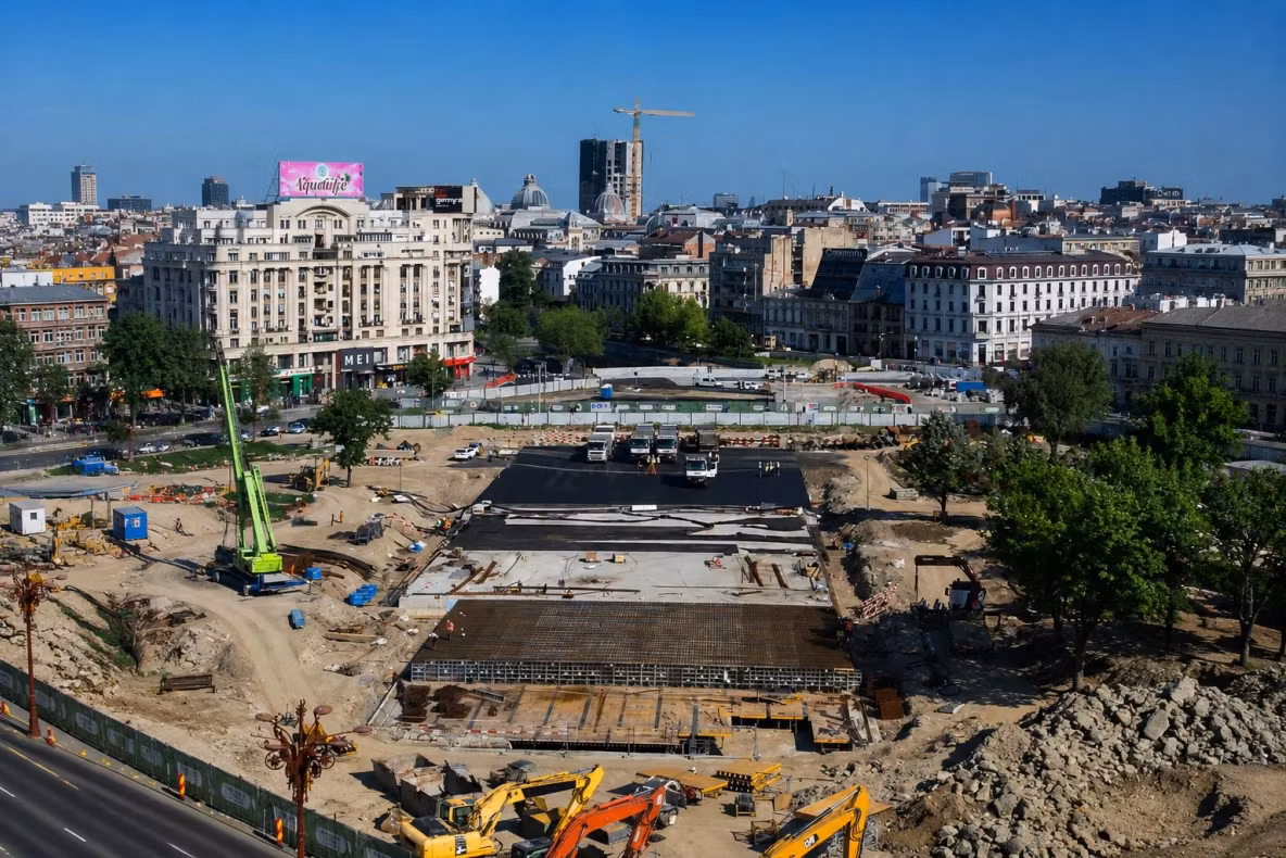Aflate la un procent de peste 60%, lucrările de refacere a Planșeului Unirii intră în ultima etapă de execuție, iar circulația rutieră va fi restricționată parțial în perioada verii