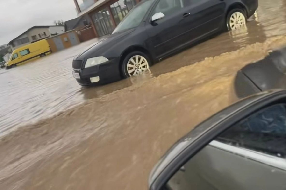  Apa Nova intensifică măsurile de prevenție în București. Sistemul de canalizare, monitorizat permanent în contextul ploilor abundente