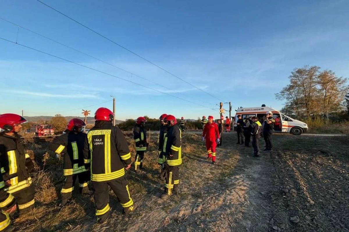 Accident feroviar cumplit în Harghita: doi adolescenți au murit după ce motocicleta a fost lovită de tren