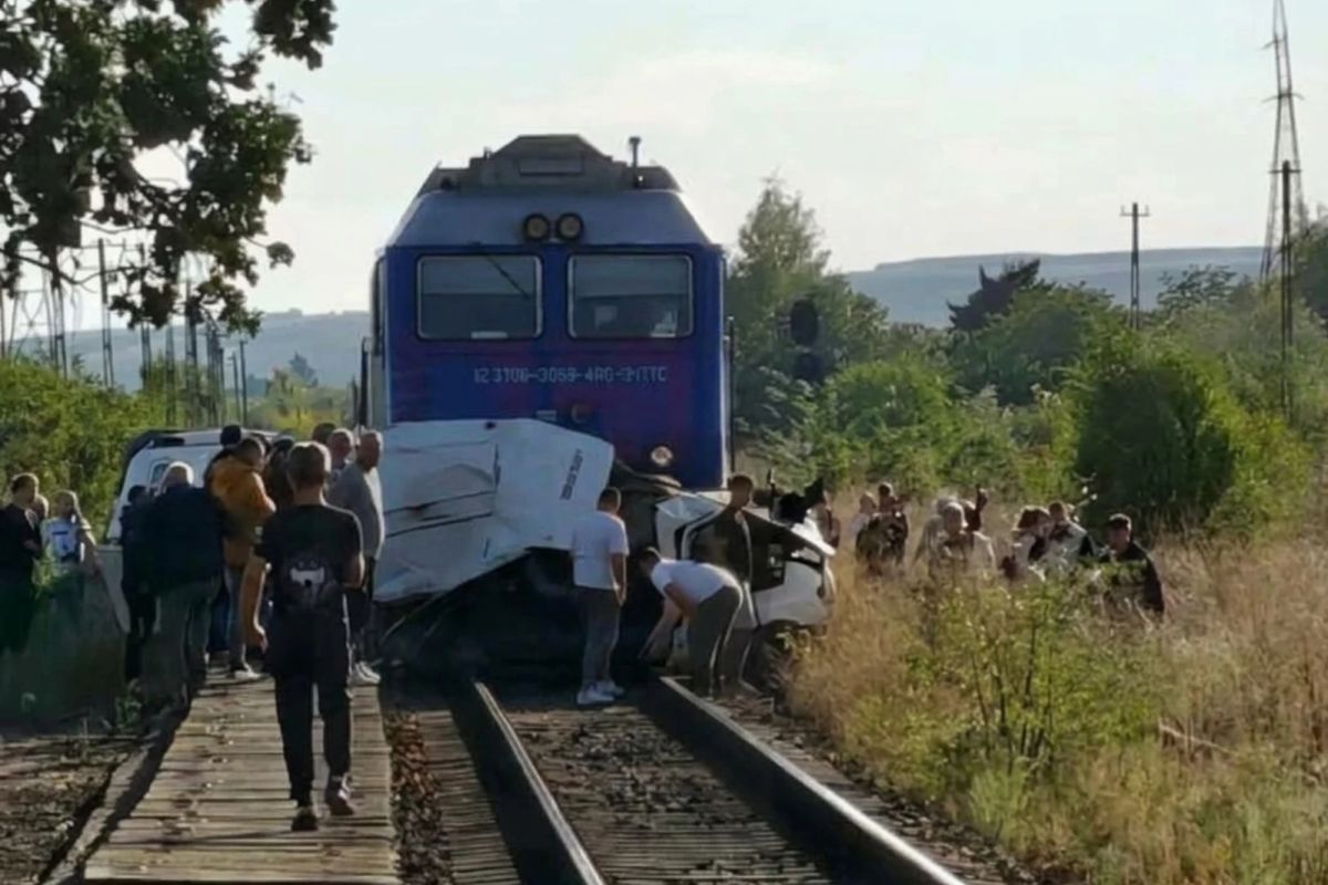 Tragedia din Galați, surprinsă de camerele de supraveghere. Momentul în care cei patru membri ai aceleiași familii au fost spulberați tren – VIDEO