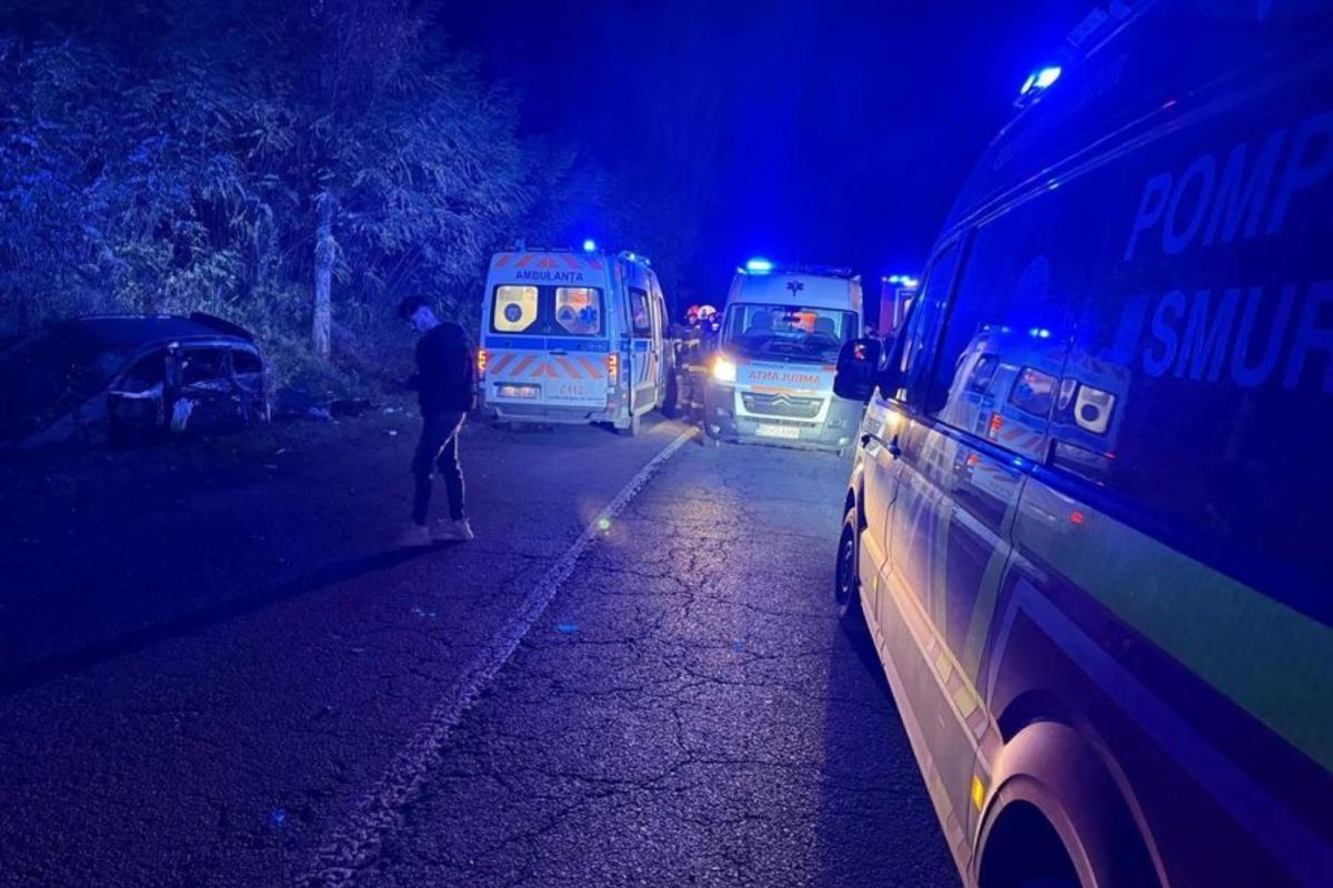 Accident între un microbuz și un autoturism, în județul Bacău. Cinci persoane au fost rănite