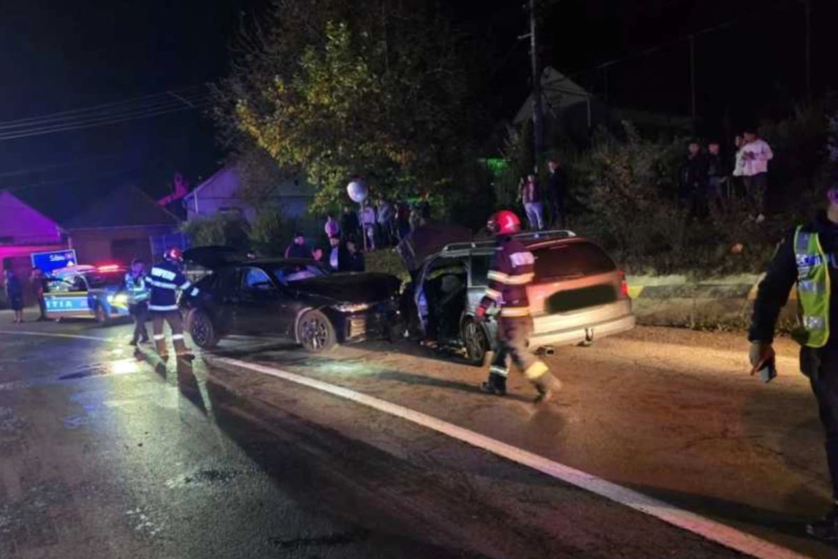 Accident cu cinci persoane implicate la Șeica Mare, județul Sibiu. Traficul pe DN 14, blocat total