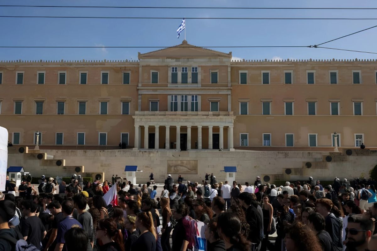 Grecia: proteste ale elevilor, studenților și profesorilor pentru salarii și educație