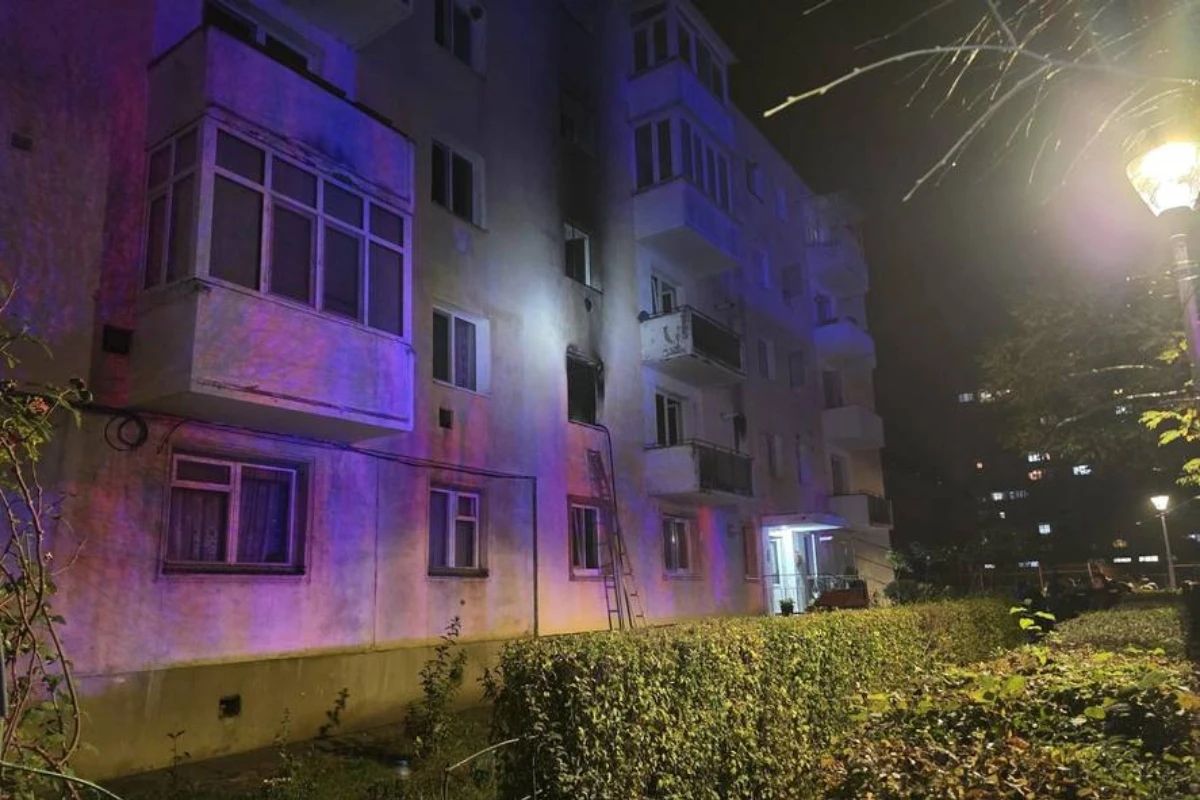 Incendiu puternic într-un bloc din Mediaș! 45 de persoane au fost evacuate