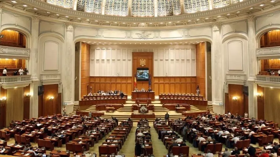 Parlamentarii revin de urgență din vacanță. Legile din PNRR și negocierile pentru noul Guvern, pe agenda sesiunii extraordinare