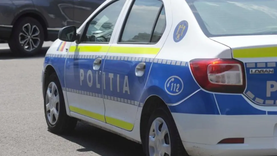 Accident mortal în Vrancea. Un tânăr de 18 ani a murit, iar altul de 20 de ani a fost rănit după ce mașina în care se aflau s-a răsturnat