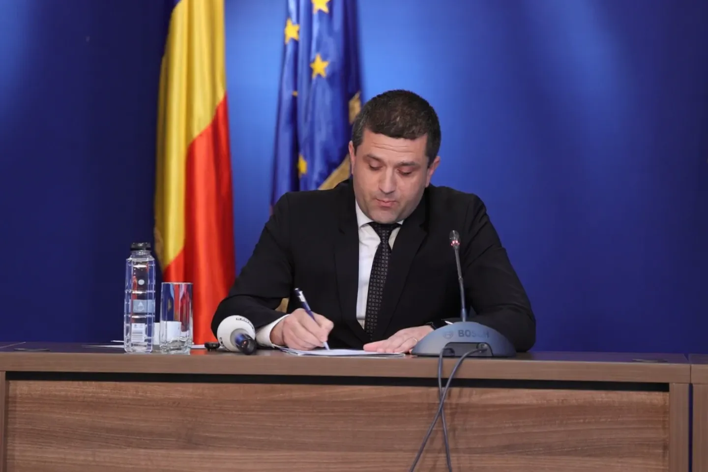 Tupeul ministrului Transporturilor după valul de plângeri din trenuri: pune câte un director responsabil pentru fiecare dintre cele 1.265 de garnituri