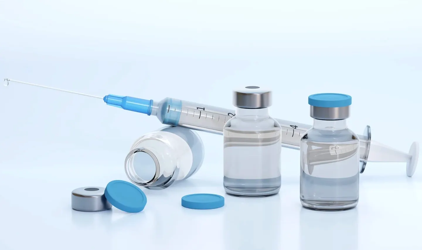 Primul vaccin creat integral cu ajutorul Inteligenței Artificiale a fost testat pe oameni. Ce au descoperit cercetătorii