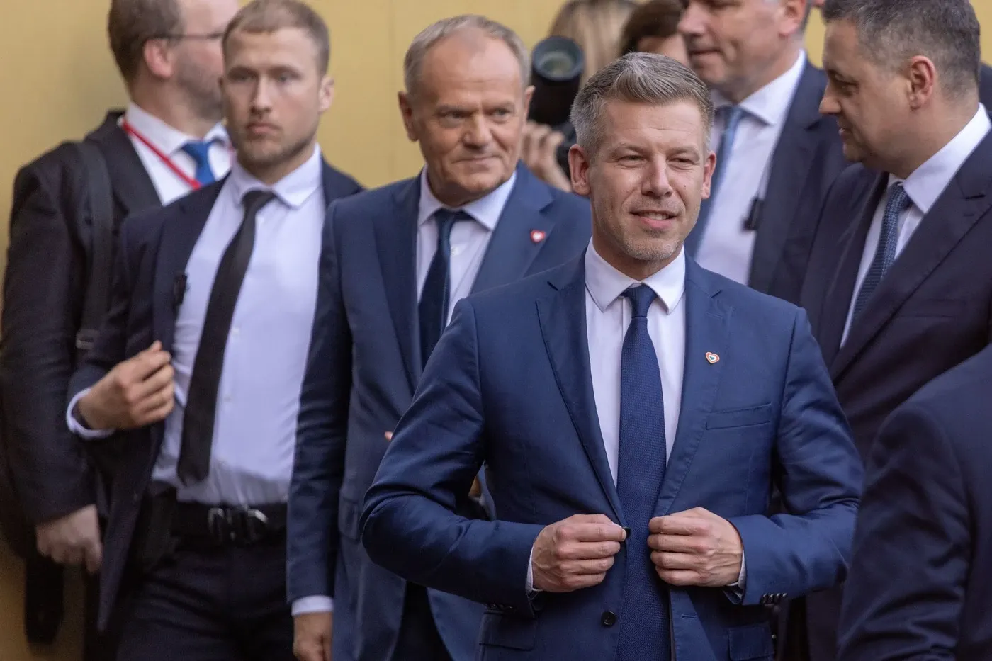 Peter Magyar schimbă regulile privind adopțiile în Ungaria. Cuplurile de același sex ar putea recâștiga dreptul eliminat în era Orban