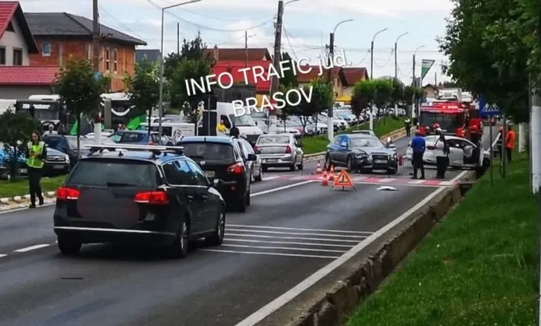 Accident pe DN1, între Codlea și Făgăraș: trei mașini implicate, o persoană a fost rănită