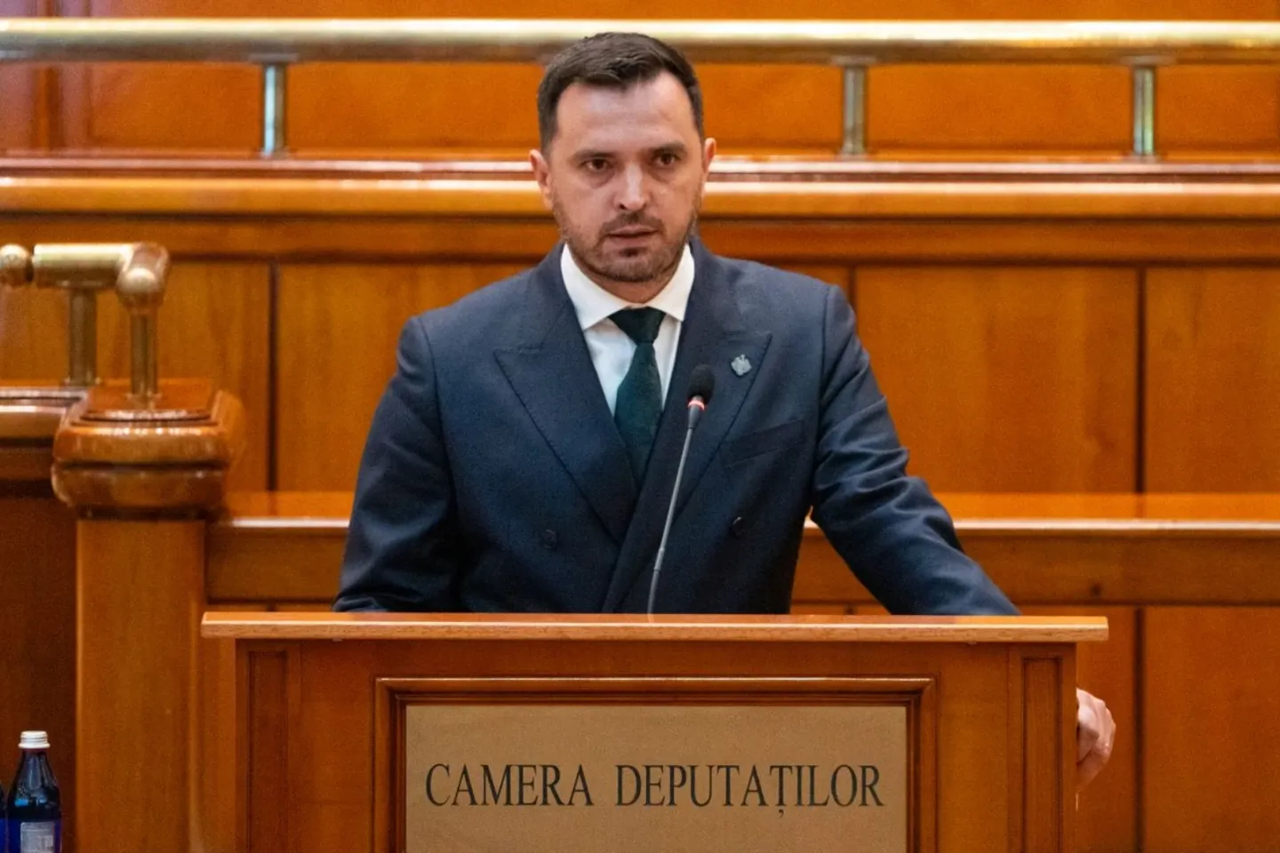 Mihai Enache, liderul deputaților AUR: „PSD, PNL, USR și UDMR au respins introducerea pe ordinea de zi a proiectelor privind reducerea numărului de parlamentari, transparentizarea finanțării ONG-urilor și alegerea primarilor în două tururi”