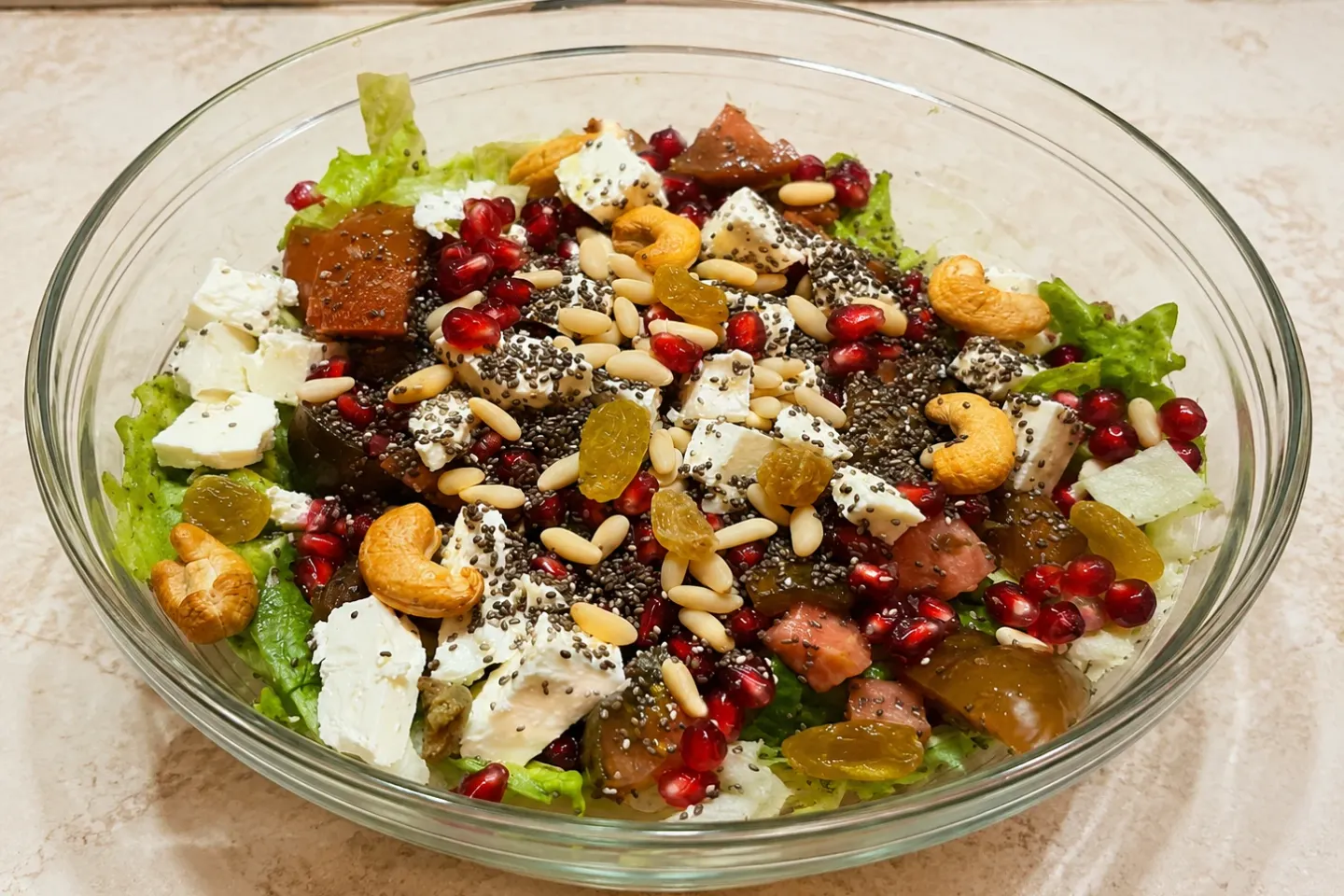 Salata bogată: o rețetă sofisticată hrănitoare și plină de nutrienți