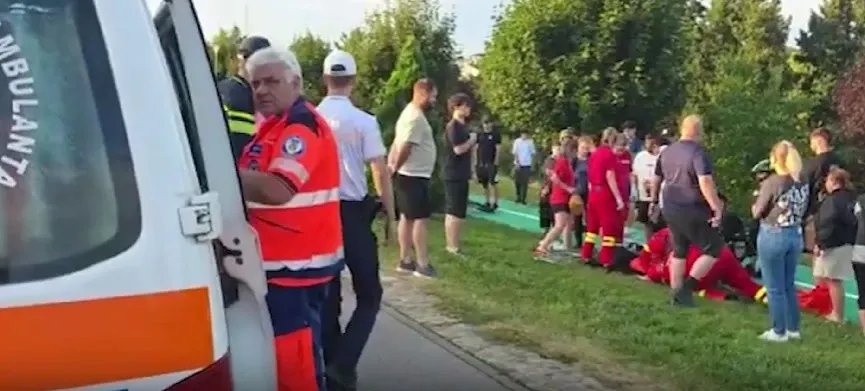 Accident în Botoșani: doi tineri de 16 și 21 de ani au ajuns la spital