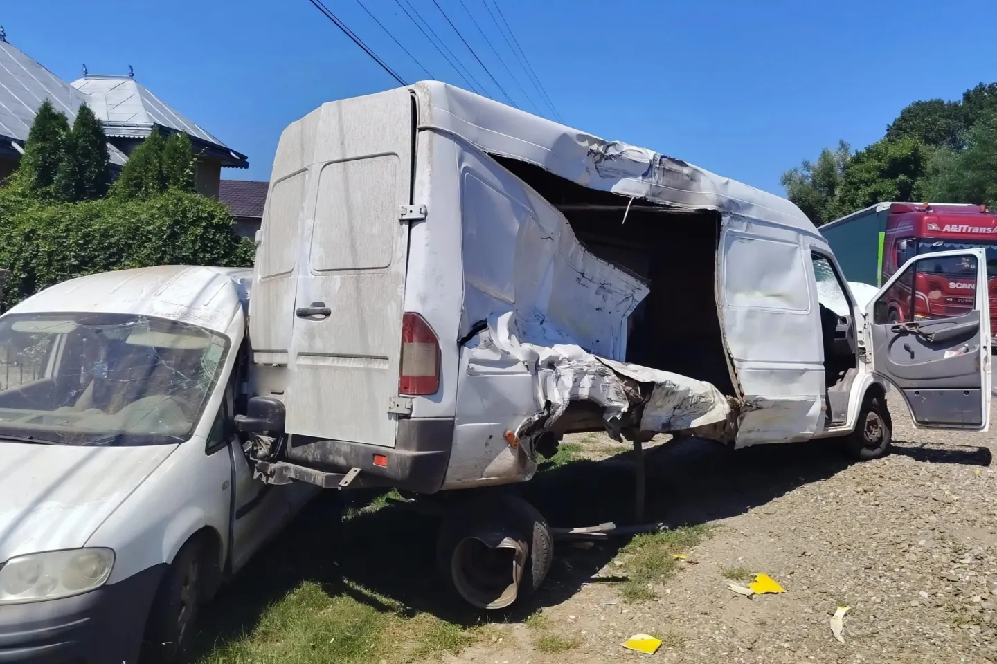  Accident grav în Suceava după o depășire periculoasă. Victima este un șofer de 24 de ani