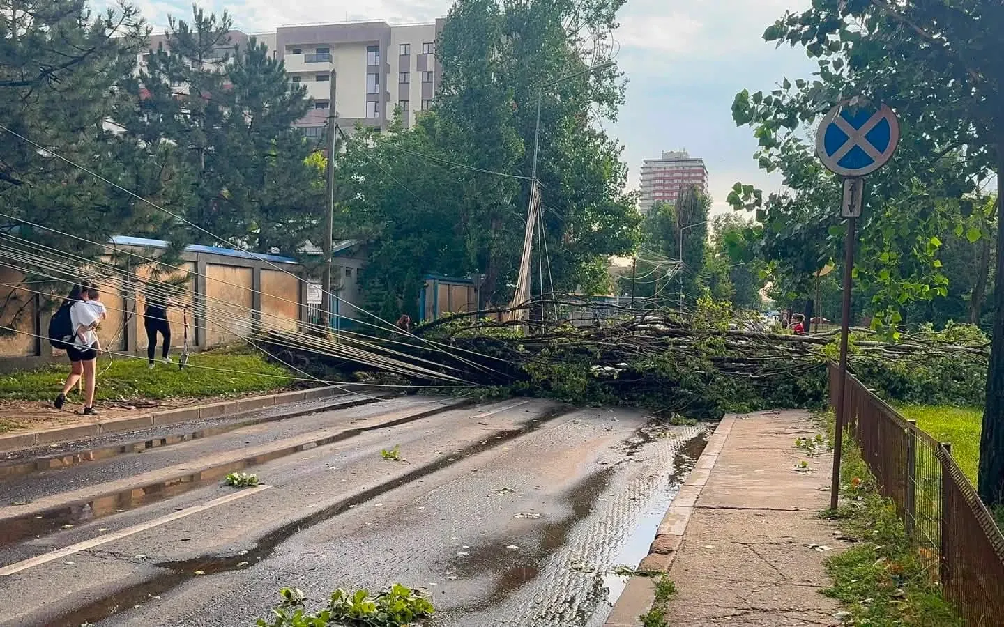 Mobilizare maximă. IGSU trimite noi forțe în sprijinul ISU București-Ilfov, după furtunile puternice 