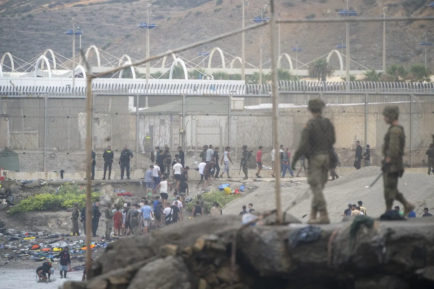 Migranții care au luat cu asalt enclava spaniolă Ceuta au făcut cale întoarsă în Maroc. Anunțul Ursulei von der Leyen