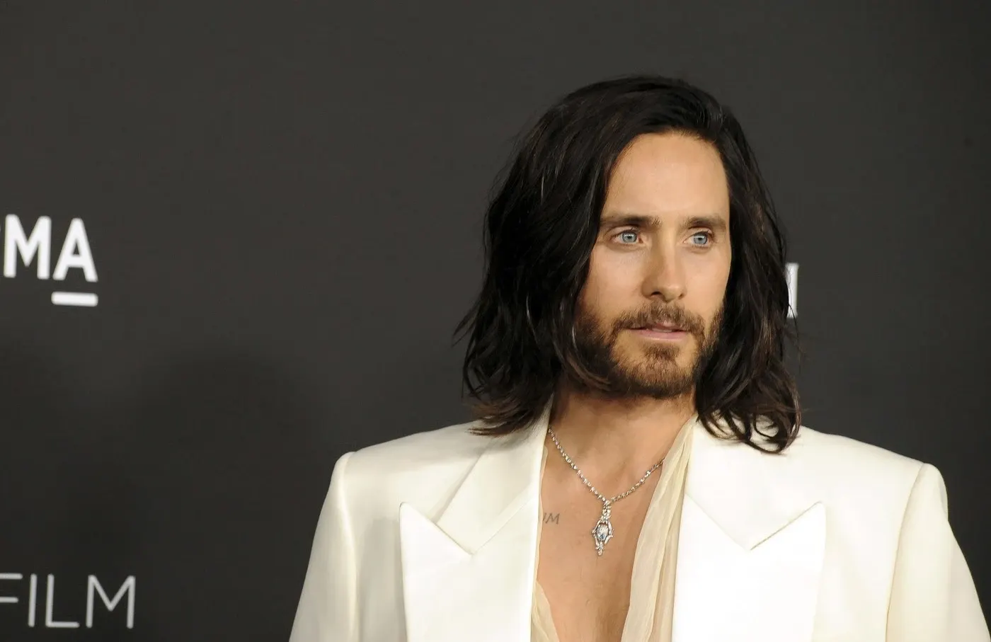 Jared Leto rupe tăcerea după noile acuzații de agresiune sexuală. 10 femei au vorbit despre experiențele lor într-un documentar BBC