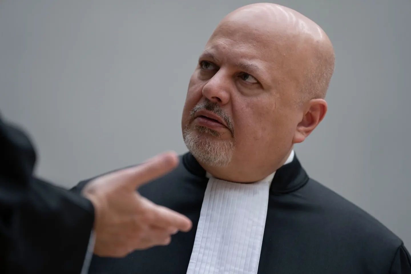Procurorul-șef al Curții Penale Internaționale, revocat de la conducere după acuzațiile de comportament sexual necorespunzător
