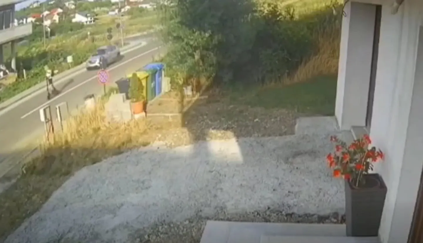 Șoferul din Suceava care a lovit intenționat un adolescent pe trotinetă a fost arestat