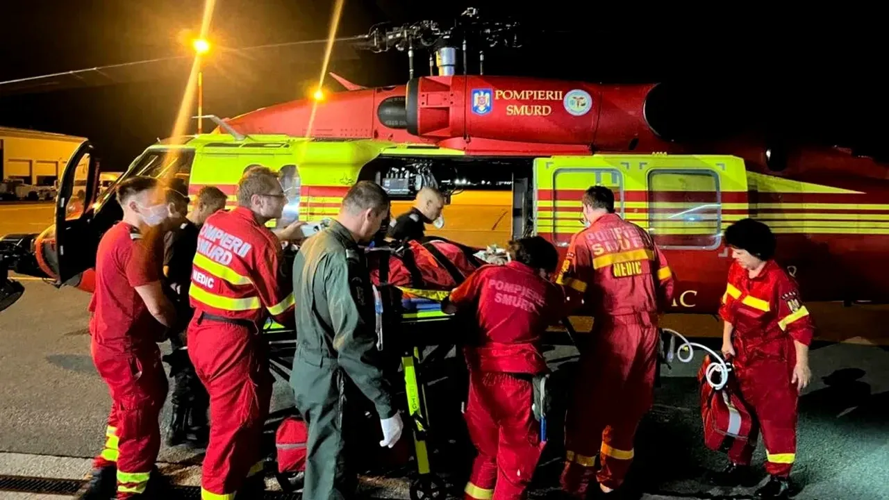 Premieră medicală în România: pacientă de 18 ani, transportată cu elicopterul Black Hawk de la Craiova la București în timp ce era conectată la ECMO