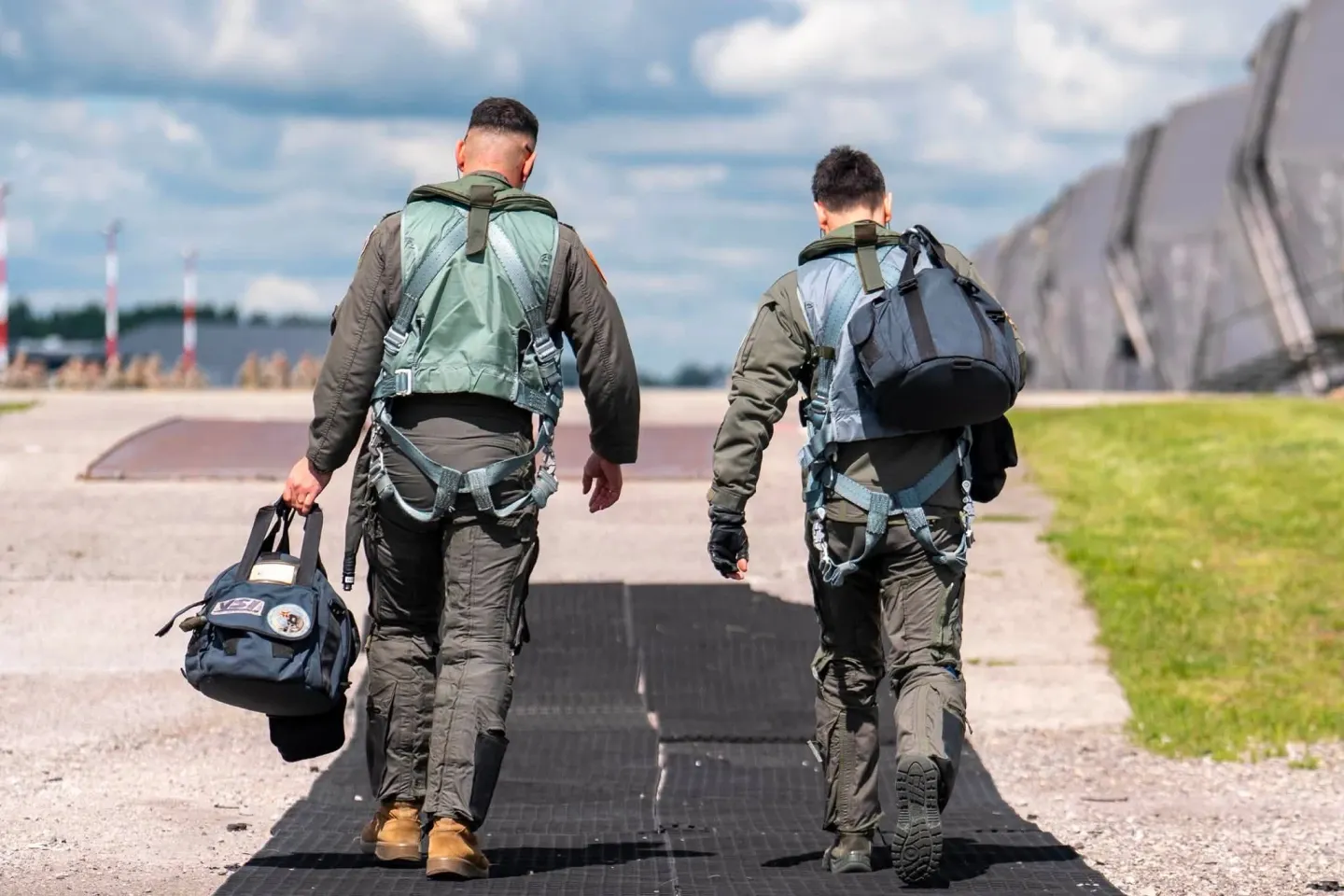 Piloții români care au doborât dronele, avansați în grad. Recunoaștere oficială pentru misiunile din România și Lituania