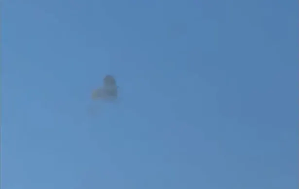 Momentul în care drona intrată în România a fost doborâtă de un F-16. Au apărut primele imagini de la locul impactului - VIDEO