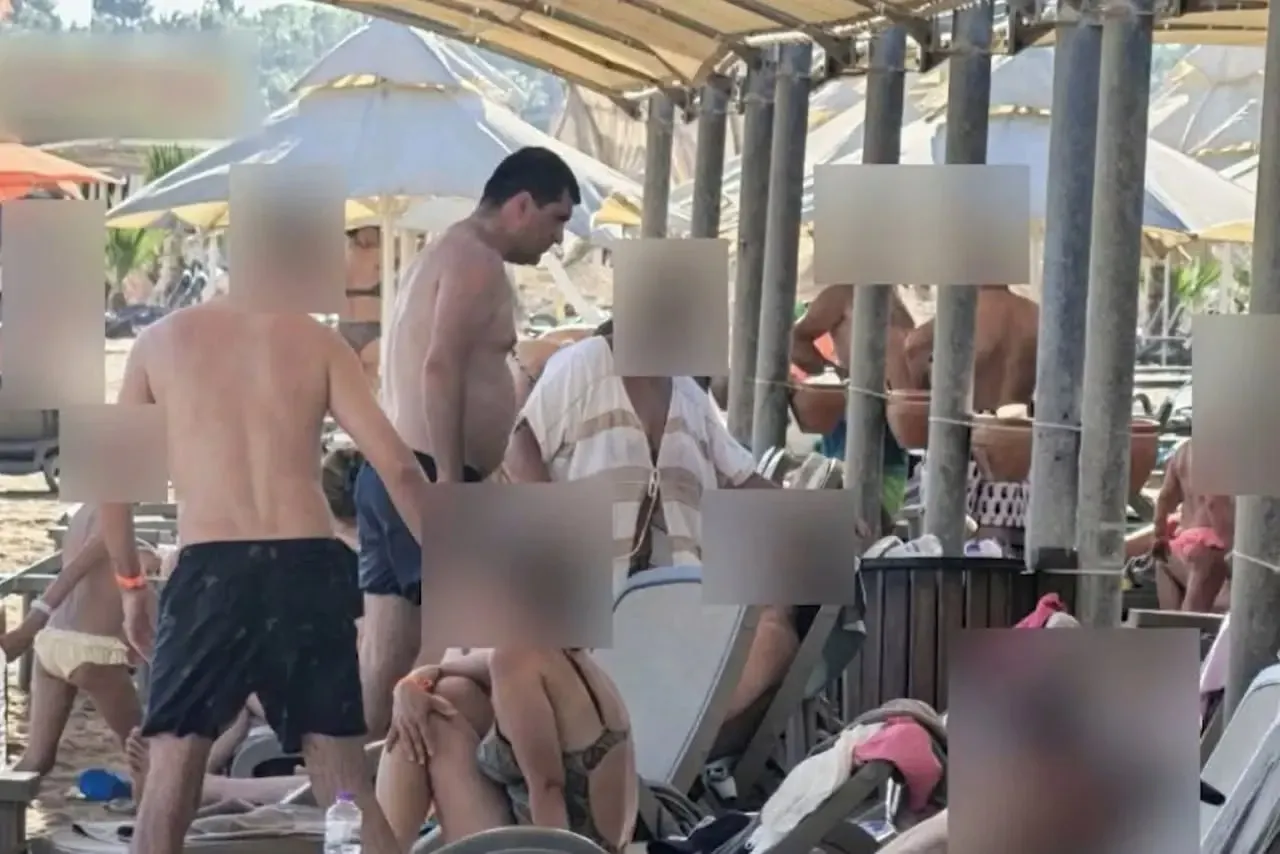Miruță, la plajă în timp ce NATO este în alertă. Românii sunt speriați de un posibil război, ministrul Apărării stă în vacanță 