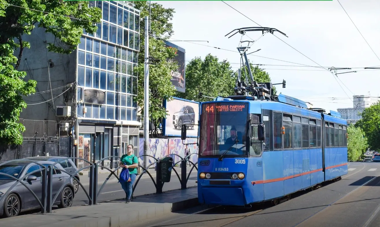 Noi restricții în transportul public din Capitală. Stații suspendate și trasee modificate